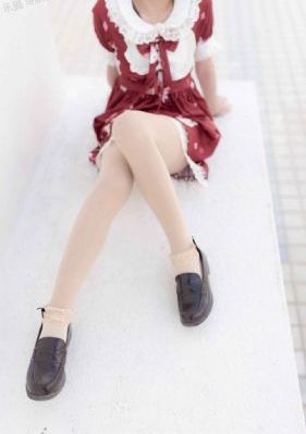 丰满白嫩极品少妇呻吟啪啪片